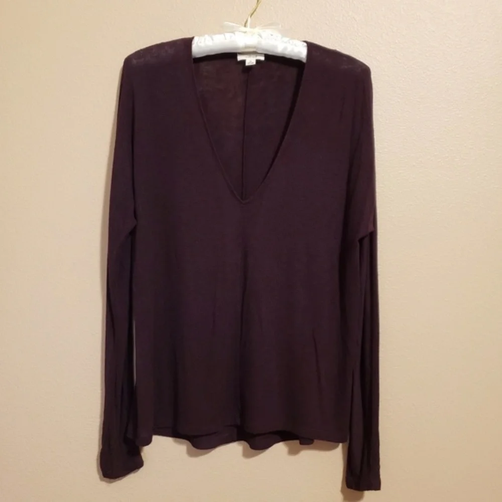 Aritzia WILFRED Fragon V-Neck Burgundy Red Sweater Knit Top Size XXS - Picture 4 of 5